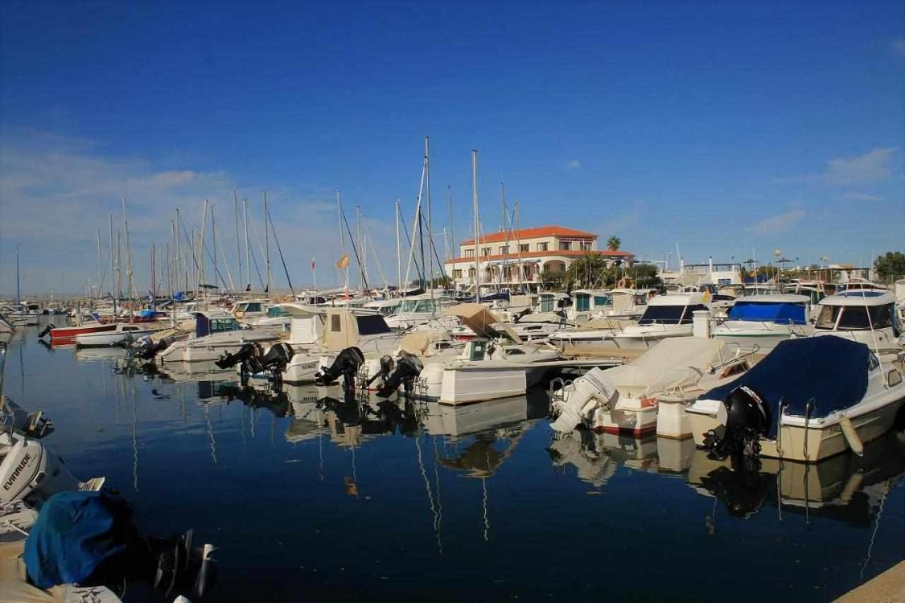 Apartamento De Lujo En La Playa Олива Екстериор снимка